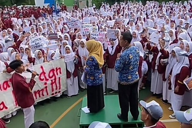 850 Siswa MAN 2 Kota Bekasi Gelar Aksi Damai Tuntut Transparansi Dana Sekolah