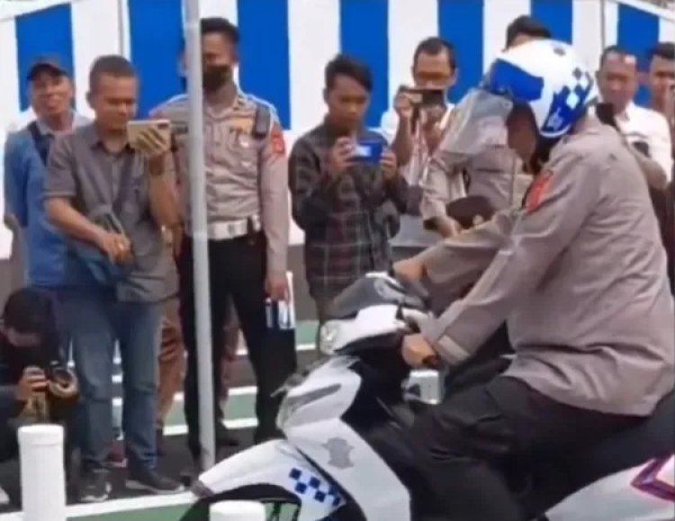 Viral Jenderal Polisi Kesulitan saat Coba Ujian Praktik SIM C, Netizen: Dia aja Sulit Apalagi Kita?