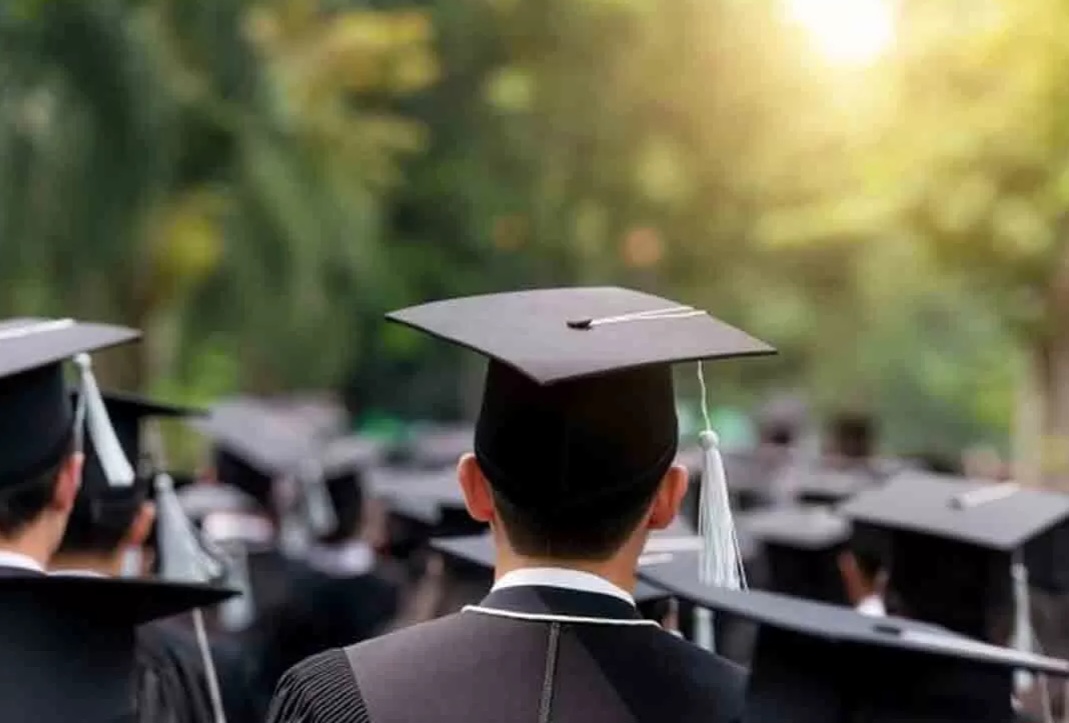 50% Populasi Gen Z di RI Mulai Sadar Jika Ijazah Sarjana Mereka Tak Berguna
