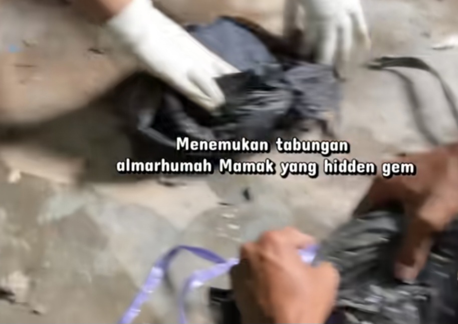 Rencana Bersihkan Rumah, Keluarga Ini Temukan Tabungan Ibunya yang Sudah Meninggal