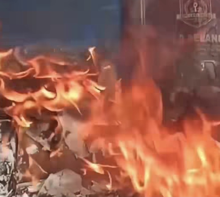Ayah di NTT Diduga Bakar Ijazah  Gegara Anaknya Hamil saat Masih Sekolah