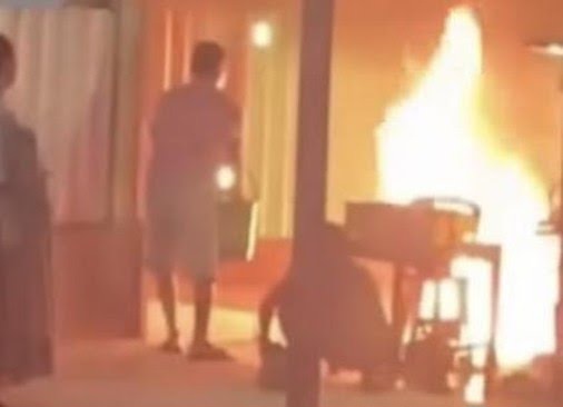 Dipicu Cemburu, Pria di Kalteng Nekat Bakar Mantan Istri di Angkringan