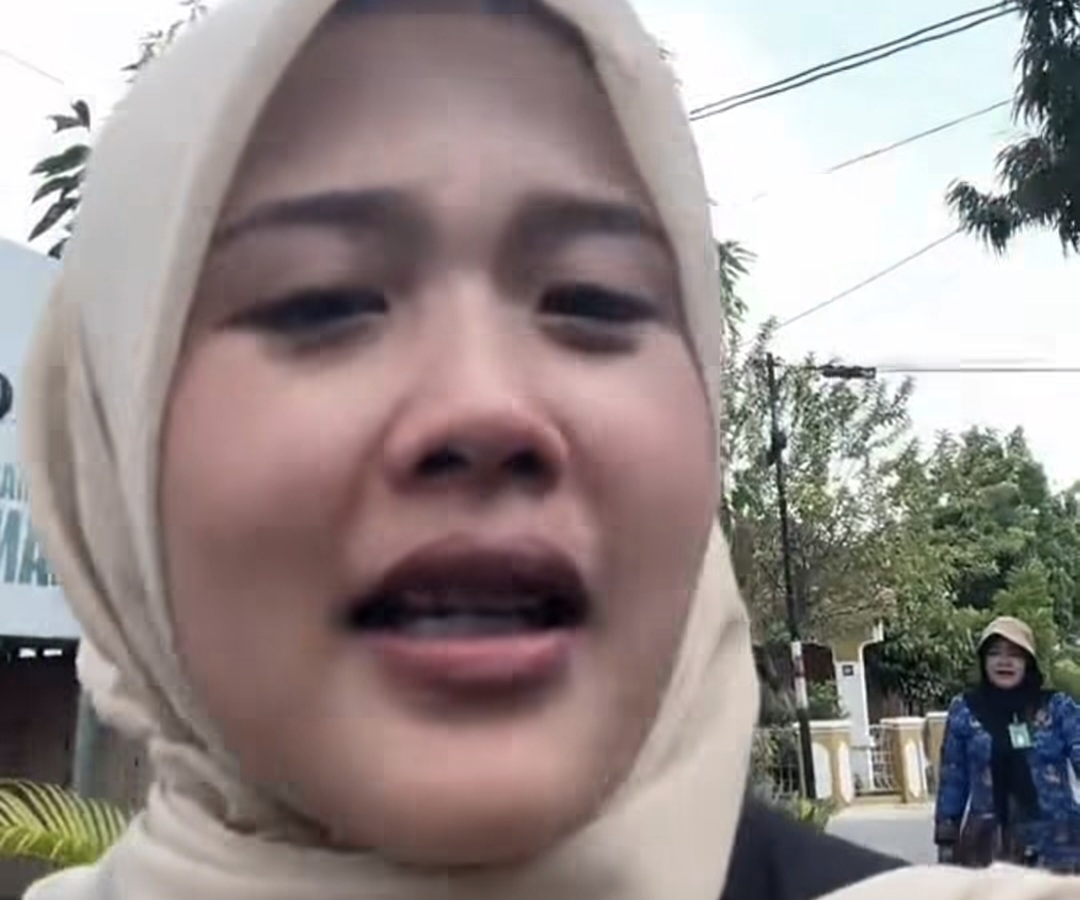 Viral Wanita Ini Sampai Minta Tolong RT Usai Diduga Ditahan saat Sensus