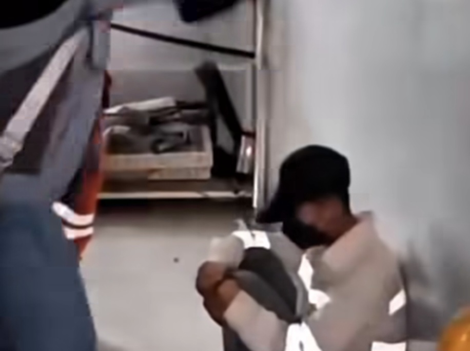 Seorang Pekerja Tertangkap Basah Curi Tembaga di Manokwari, Nyaris Babak Belur di Tangan Wanita Ini