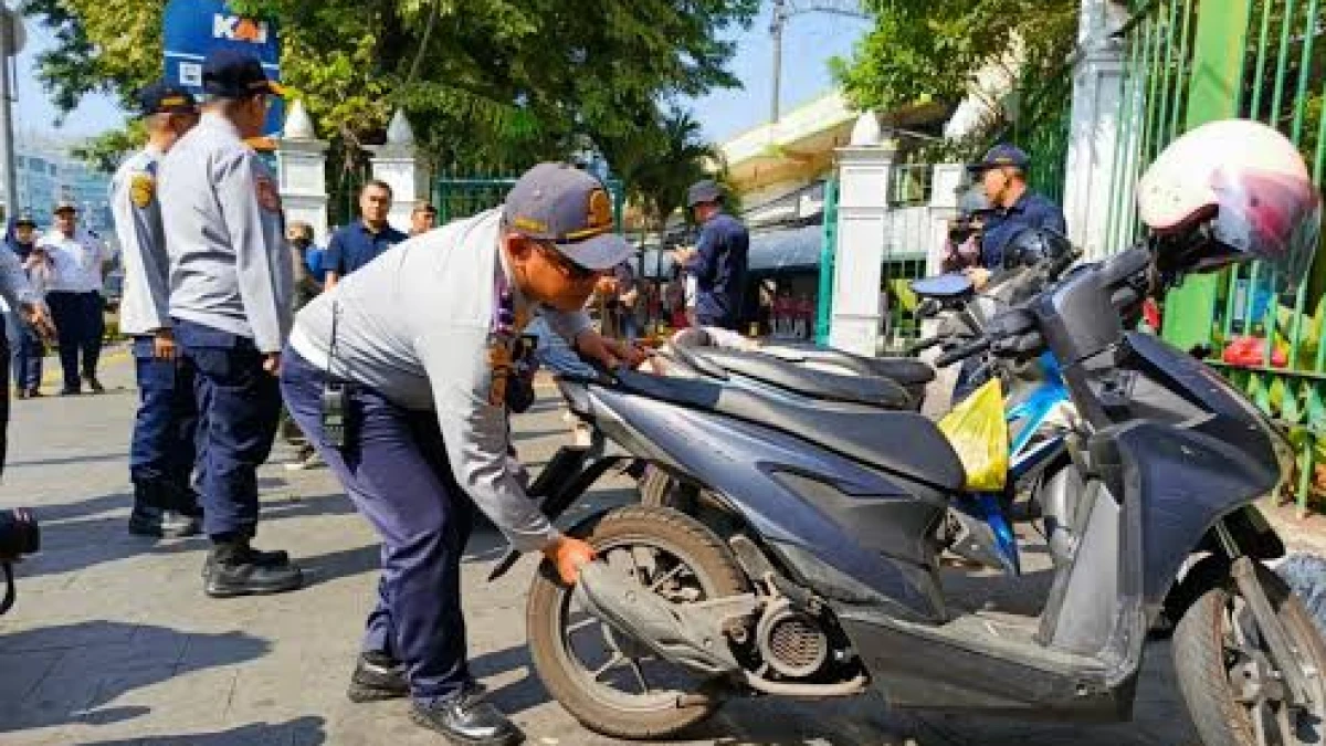 Motor ASN di Jaksel Diderek Gegara Langgar Aturan Wajib Naik Transum Tiap Rabu