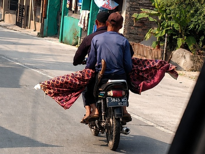 Bukan Jenazah Baru, Ini Alasan Jenazah Diangkut Pakai Motor di Bandung Barat