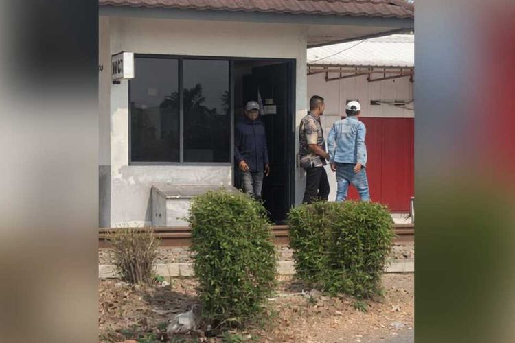 Petugas Perlintasan Kereta Api Garut Dikeroyok Usai Tegur Pemotor Terobos Palang