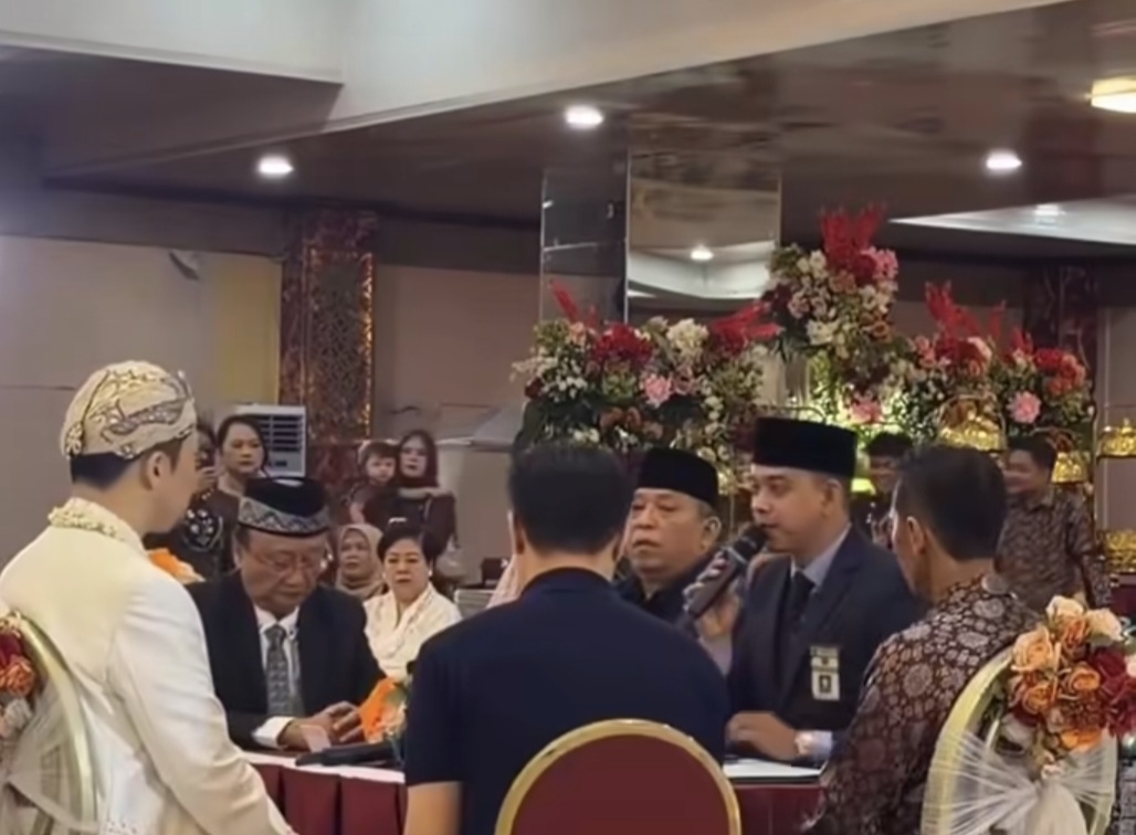 Mempelai Pria Orang Korea, Penghulu Ini Pimpin Akad Nikah 4 Bahasa Sekaligus