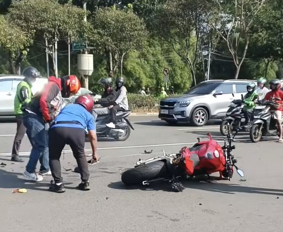 Viral Ducati dan Nmax Terlibat Kecelakaan di Jalan Asia Afrika