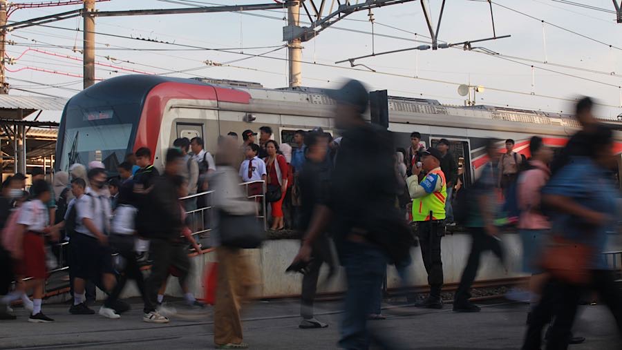 Vandalisme Perangkat Persinyalan Ganggu Perjalanan KRL Bogor-Jakarta