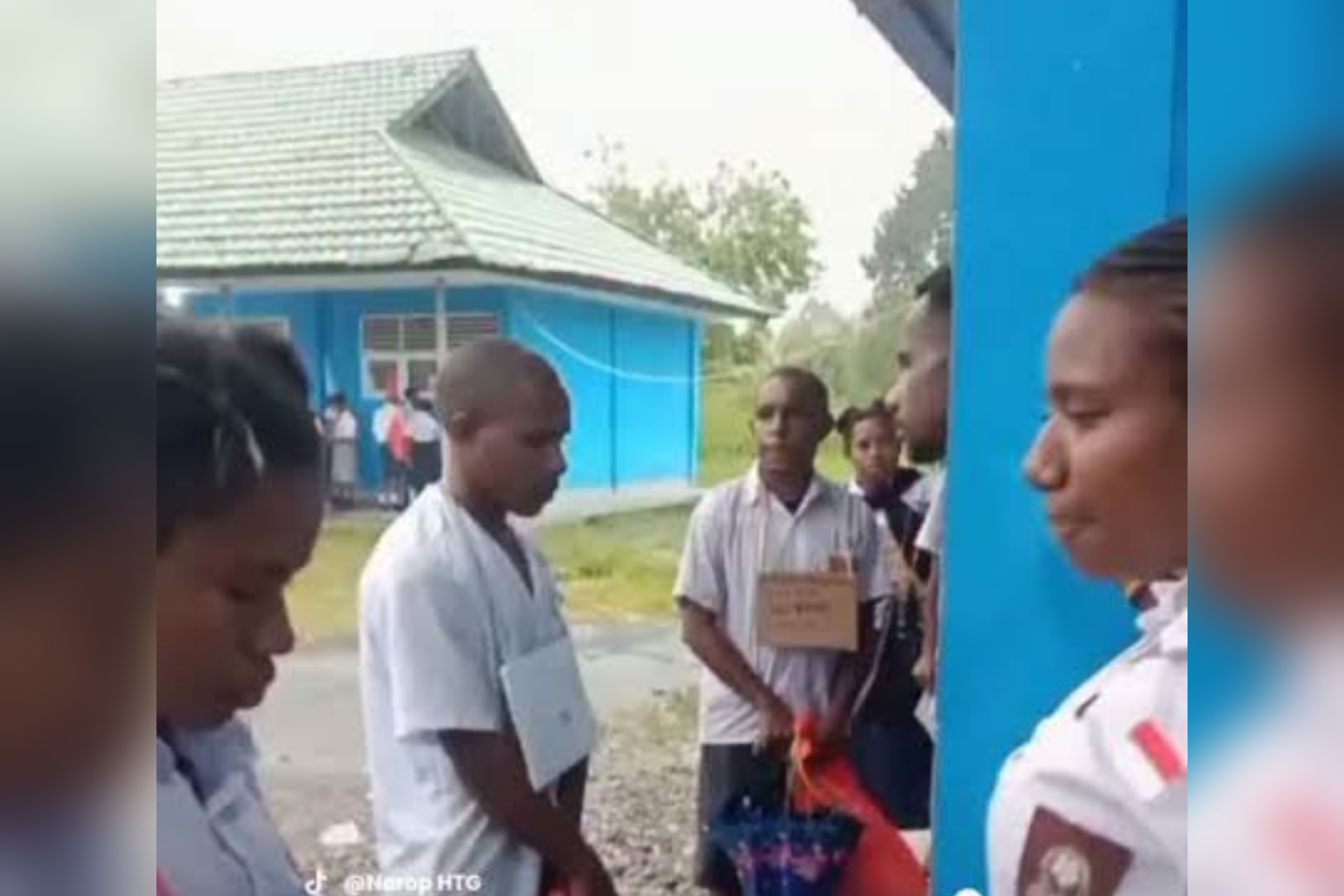 Heboh! Siswi di Papua Terlambat MPLS, Alasannya jadi Sorotan