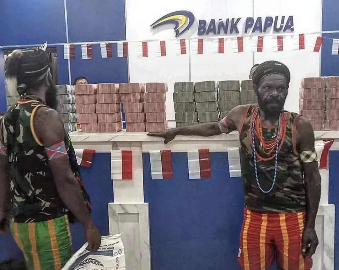 Viral Warga Papua Bawa Karung Beras ke Bank untuk Angkut Uang, Unggahan di Media Sosial Tuai Sorotan