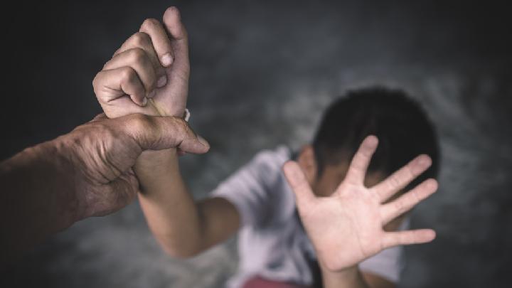 Ibu Cari Nafkah dan Ayah di Penjara, Kakak-Adik di Dairi Malah Dianiaya Bibinya Hingga Infeksi