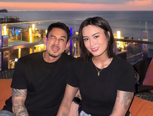 Fandy Christian Unggah Potret Mesra Bareng Wanita, Pacar Baru?