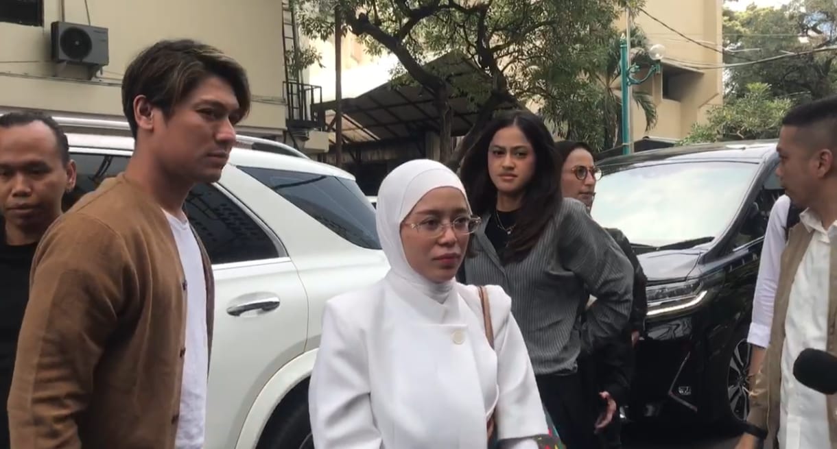 Lengkapi Keterangan Tambahan, Rizky Billar dan Lesti Kejora Datangi Penyidik Polda Bareng Asila Maisa