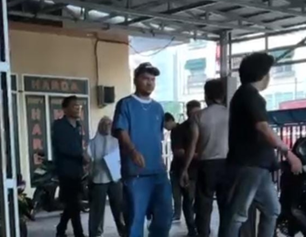 Artis Wizz Baker Diduga Selingkuh, Istri Sah Buat Laporan di Polresta Manado