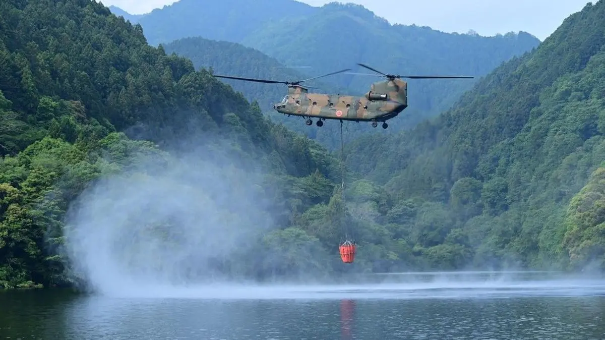 Jepang Kirim 3 Helikopter CH-47 Bantu Padamkan Kebakaran Karhutla