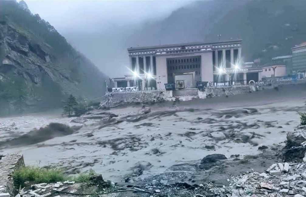 Banjir Bandang Sapu Perbatasan Nepal-Tibet: 19 Jiwa Melayang, Ratusan Turis Hilang
