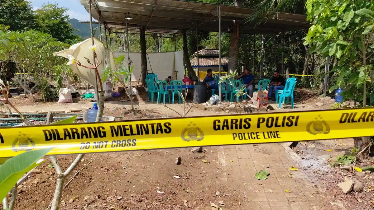 Keluarga Tak Hadir Saat Polisi Ekshumasi Jenazah Sutrimo di Banyumas