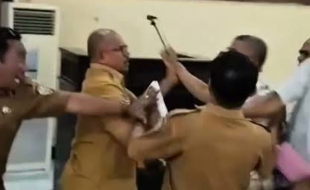 Geger! Ketua DPRD Ende Dilaporkan ke Polisi atas Dugaan Aniaya Anggota Dewan di Ruang Sidang