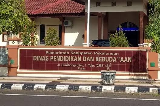 Kepsek dan Guru SD di Pekalongan Dipecat Usai Terlibat Asusila di Sekolah