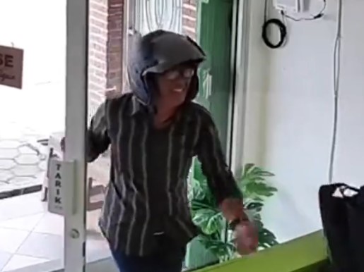 Kena Tipu Modus Paket COD, Admin Toko Terkecoh Bayar Rp360 Ribu di Pekapuran Depok