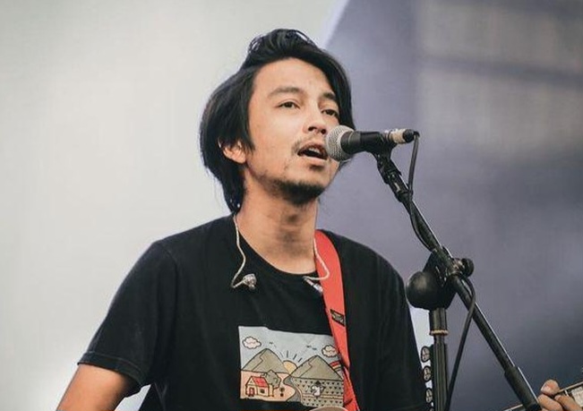 Bukan Cuma Alat Musik, Ini yang Bikin Bagasi Manggung Fiersa Besari Capai 400 Kg