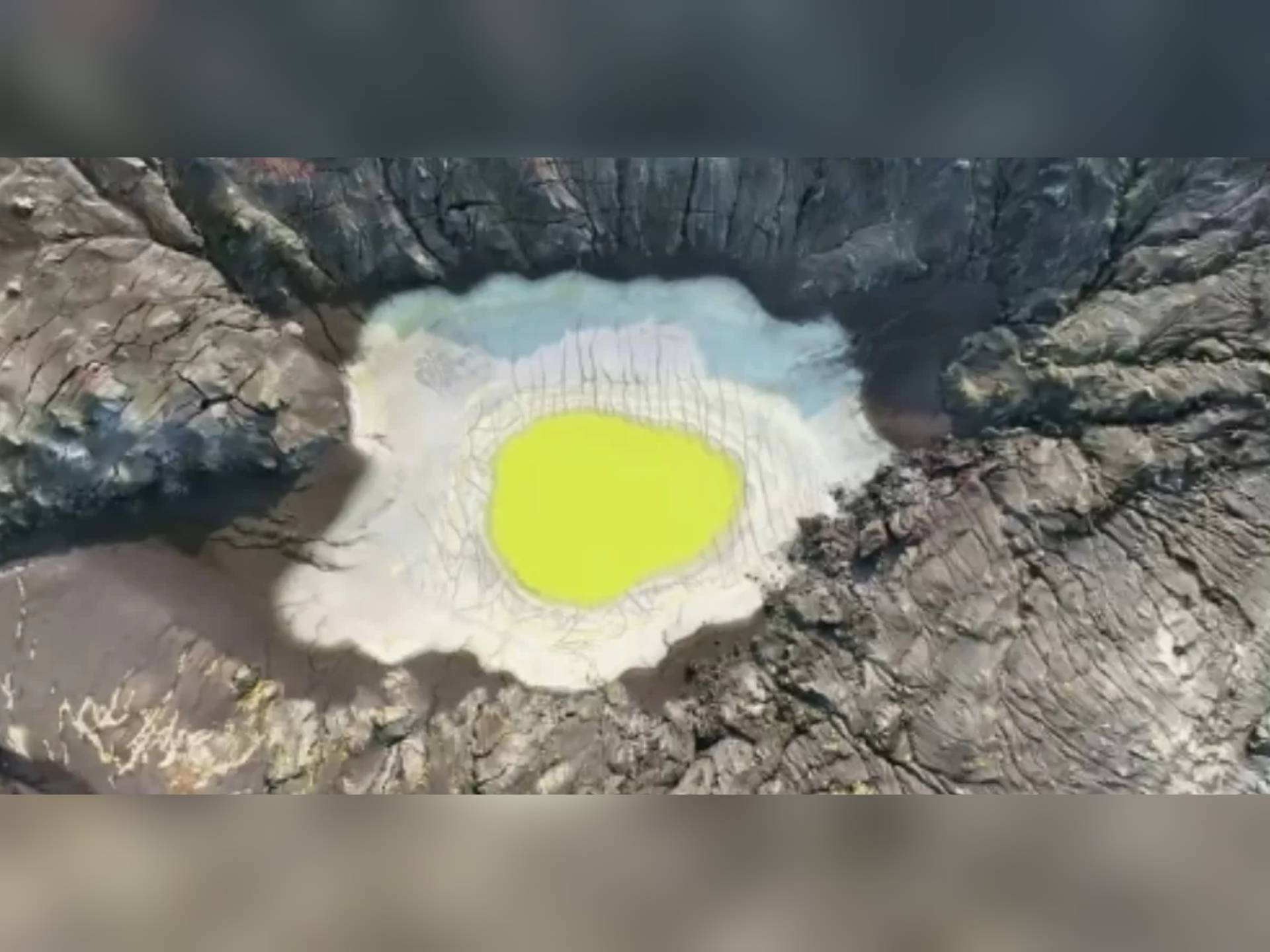 Fenomena 'Telor Ceplok' Muncul di Gunung Anak Krakatau