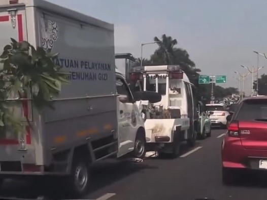 Video Viral Mobil MBG Diderek Dishub di Jalan, Bikin Netizen Bertanya-Tanya