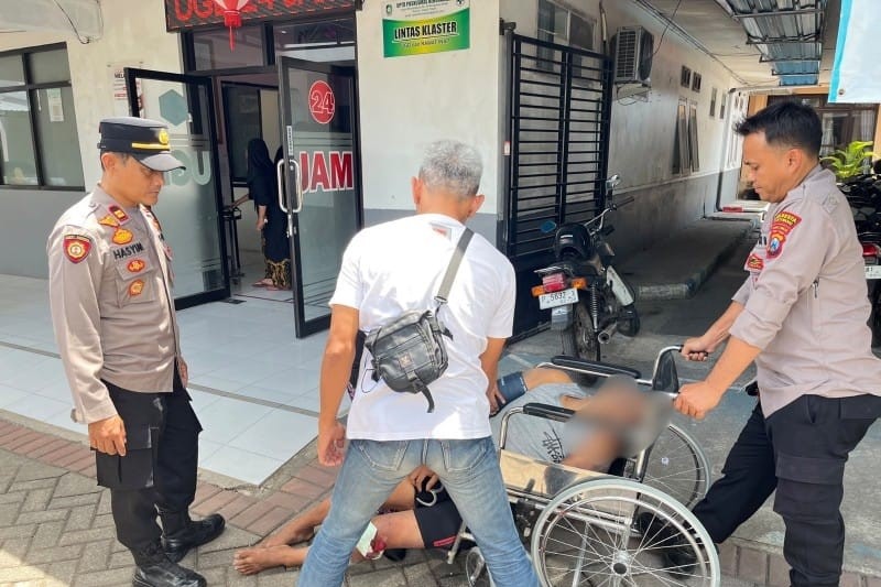 Pria di Banyuwangi Diduga Curi Jeruk Nipis, Berujung Dikeroyok Massa hingga Tewas
