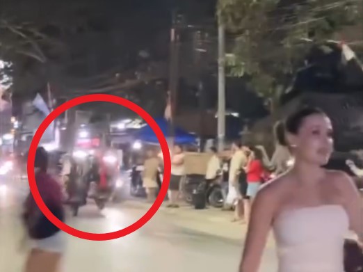 Aksi Turis Asing Hentikan Kendaraan demi Balap Motor Liar di Kuta Mandalika Viral