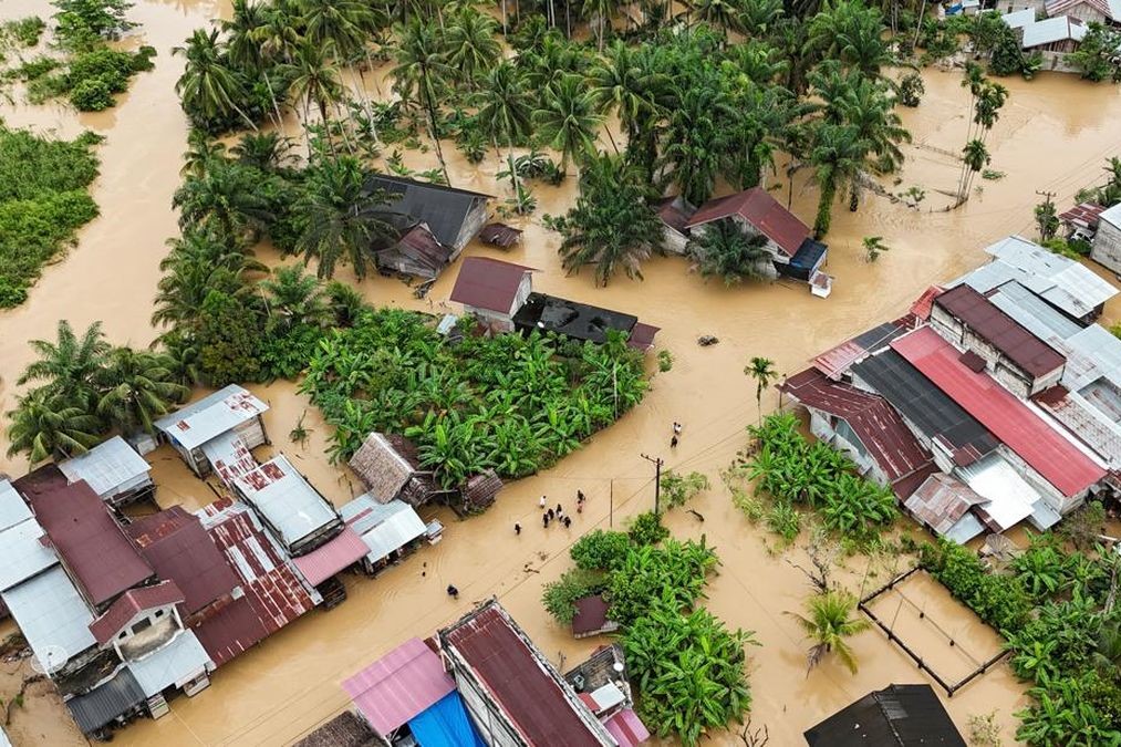 Banjir Kiriman Terjang Deliserdang, Air Rendam Ribuan Rumah dan Lumpuhkan Jalan