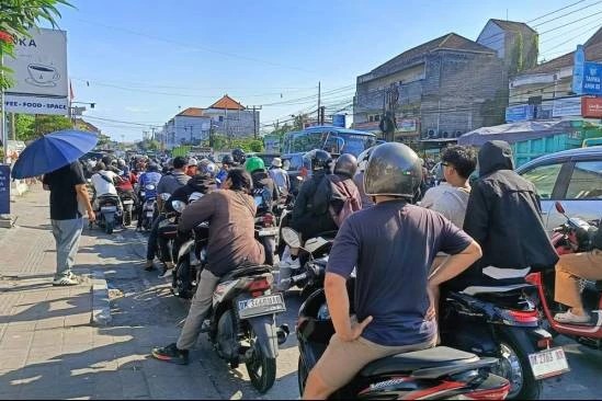 Antrean BBM Bali Mengular, Koster Perpanjang Aturan Ganjil-Genap hingga 23 Oktober