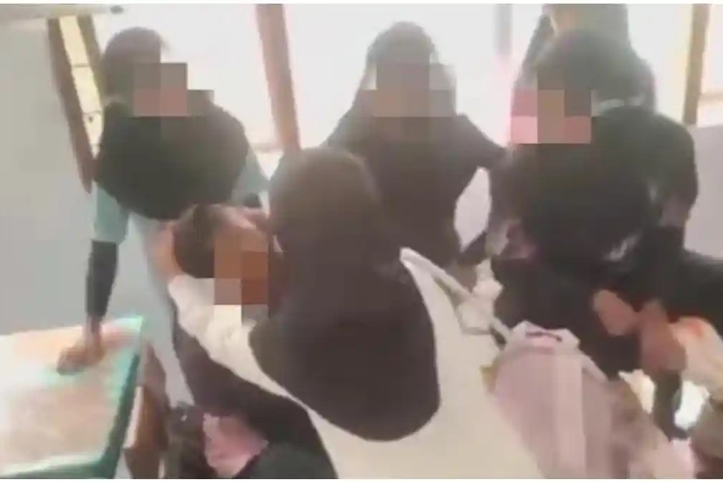Video Viral Siswi SMPN 1 Rappang Di-bully 10 Teman di Kelas