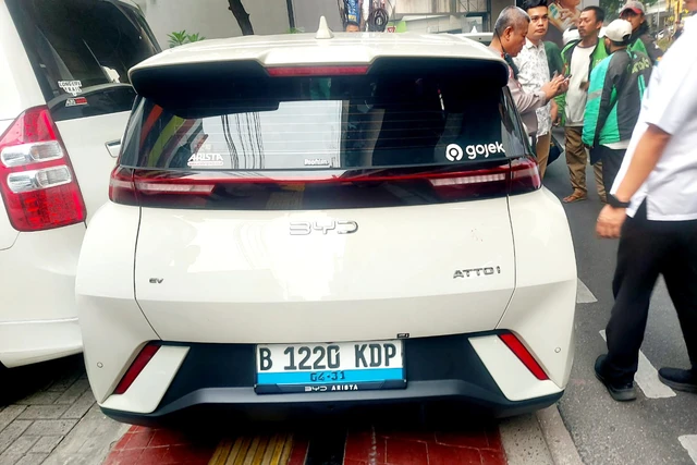 Sopir BYD Tabrak Empat Mobil dan Lindas Ojol di Blok M, Sempat Dikeroyok Warga