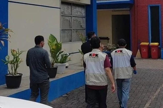 KPK Geledah Kantor Bea Cukai Kudus, Dua Perusahaan Rokok Turut Diperiksa