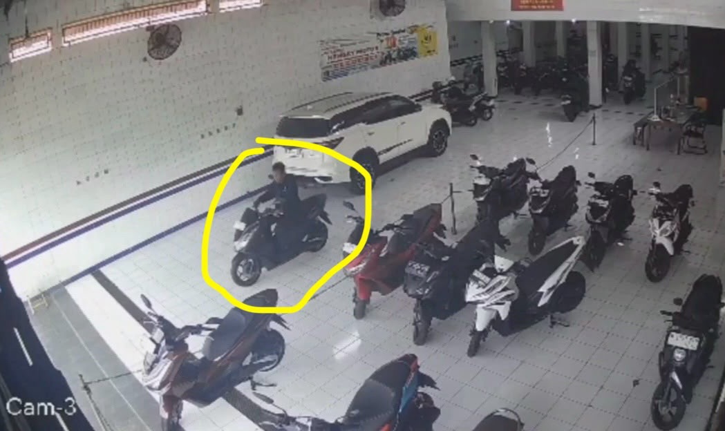 Pura-pura Beli Motor untuk Istri, Pria Bawa Kabur Honda PCX dari Showroom di Jakbar