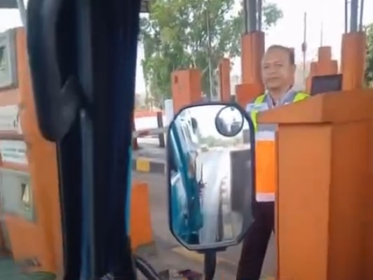 Viral! Bawa Mobil di Atas Towing Harus Bayar Tol Double di Sumber Jaya Lampung, Sopir Murka