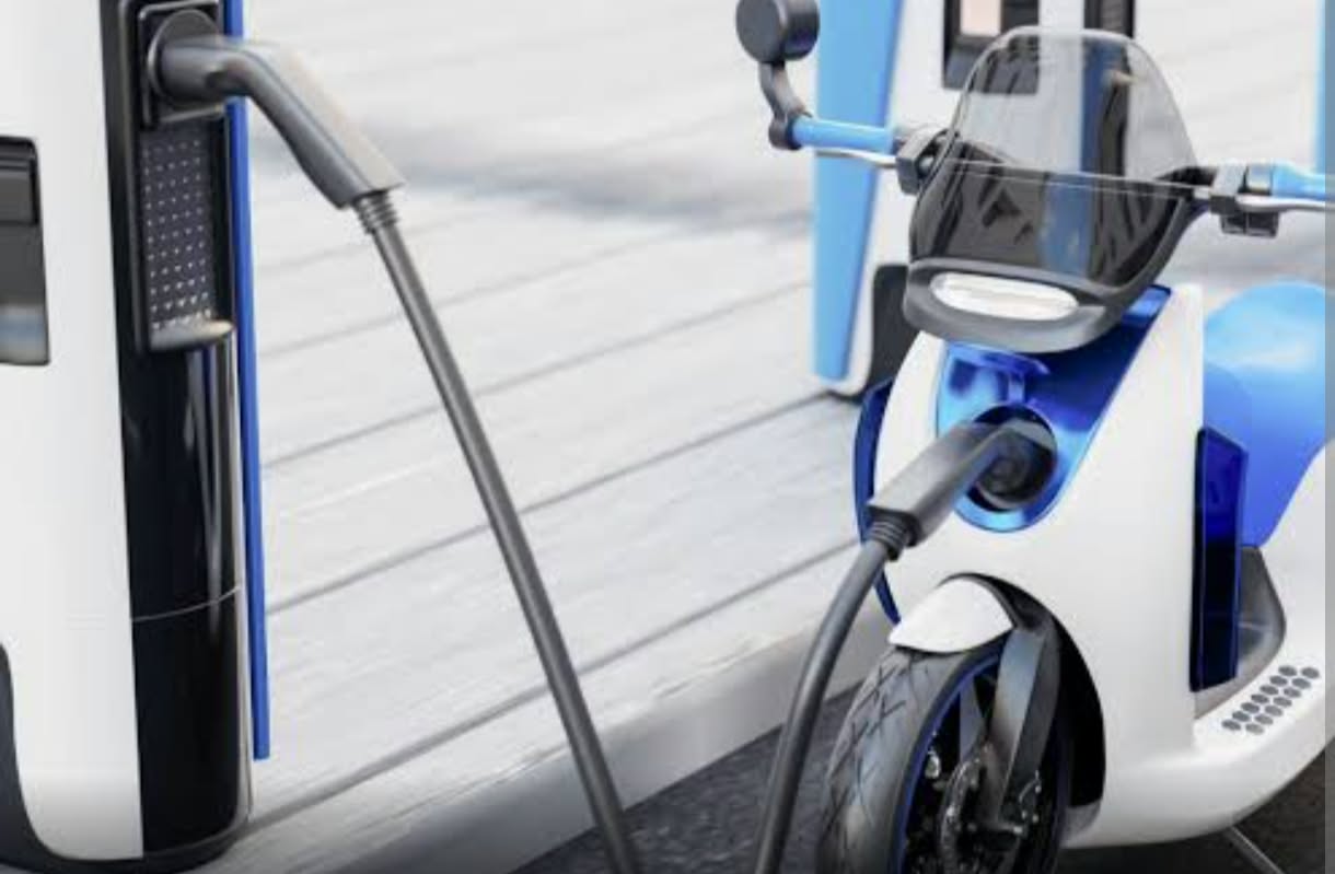 Mulai 2027, Pemerintah Prioritaskan Motor Listrik untuk Ojol hingga Kendaraan Dinas
