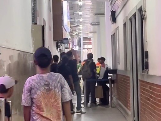 Geger di Stasiun Manggarai! 2 Pria Ketahuan Masuk Toilet Berdua, Langsung Disergap Petugas