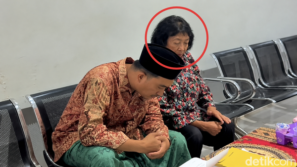 Polisi Tahan Pensiunan Guru di Pamekasan atas Dugaan Injak Al-Qur’an saat Live TikTok
