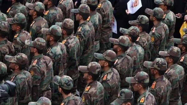 Iran Perintahkan Pasukan Siaga Tempur, Ketegangan dengan AS Meningkat