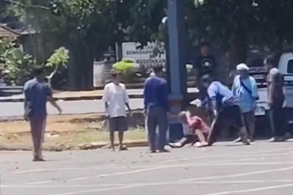 Buruh di Terminal Klungkung Dihajar hingga Tersungkur, Berawal dari Tolak Permintaan OTK