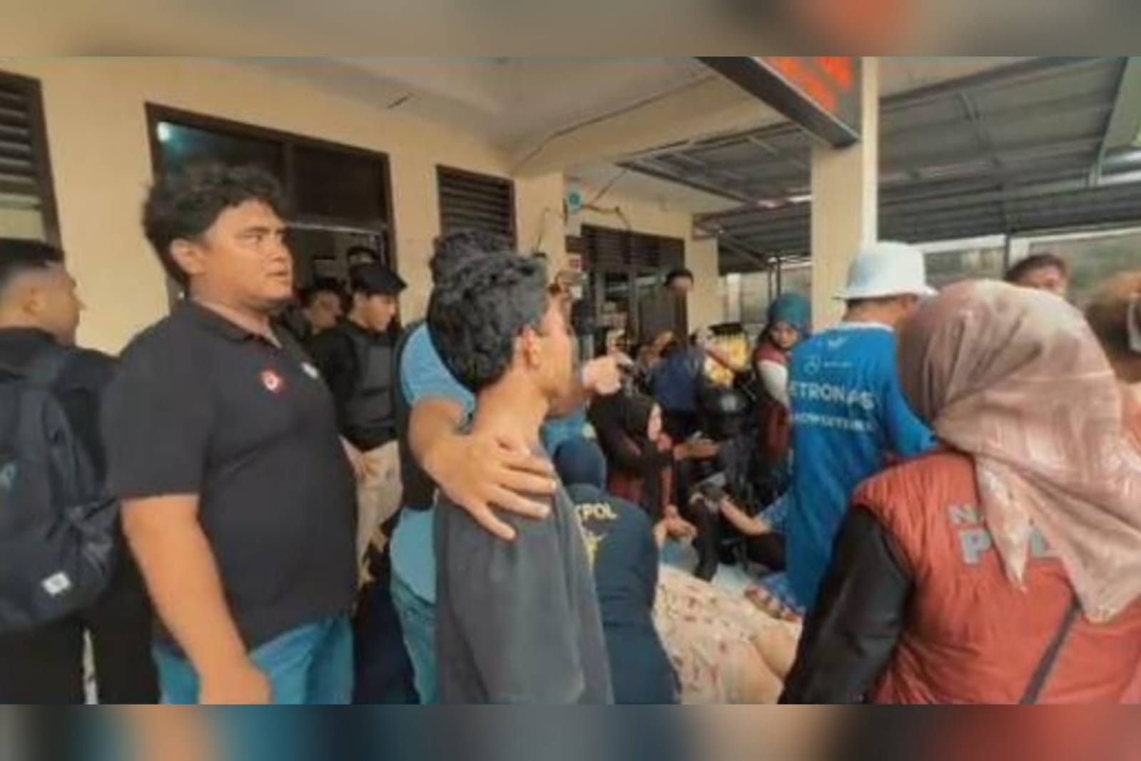 Geger! Pasar Gaung Padang Digerebek Polisi, 6 Orang Diduga Pesta Narkoba Dibekuk