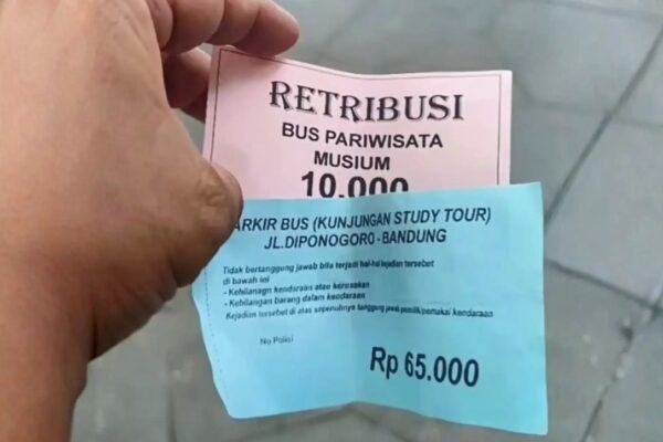 Geger Karcis Parkir Bus Rp65 Ribu di Jalan Diponegoro Bandung